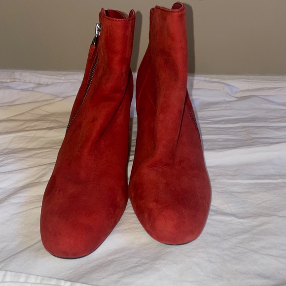 1.STATE Preete Block Heel Booties size 9 / 40 suede red-orange rust - FLAWS - Picture 3 of 10